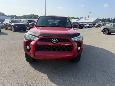 Used 2016 Toyota 4Runner SR5 Premium AWD/4WD image 2