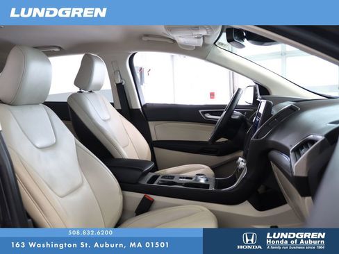 Used 2021 Ford Edge Titanium image 16