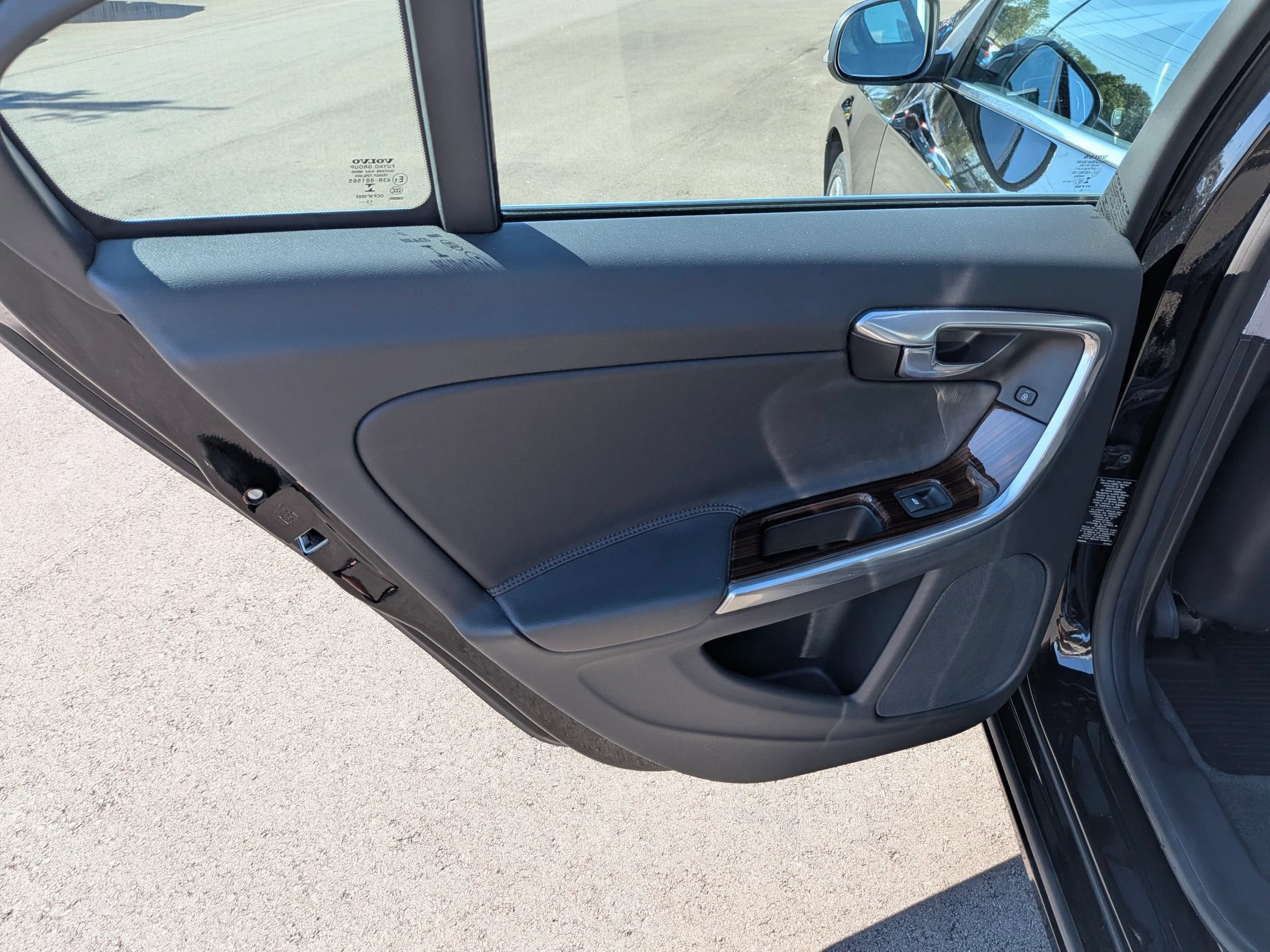 Used 2015 Volvo S60 T5 Platinum FWD image 27