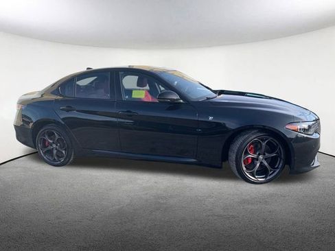 Used 2024 Alfa Romeo Giulia Ti w/ Performance Driving Package image 14