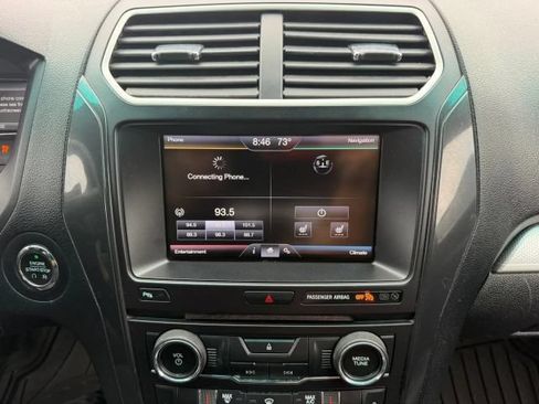 Used 2016 Ford Explorer XLT w/ Equipment Group 202A AWD/4WD image 20