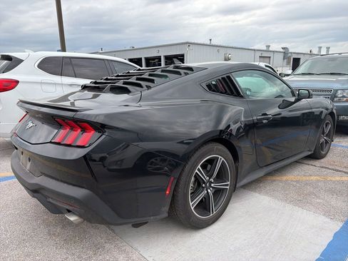 Used 2025 Ford Mustang Premium image 5