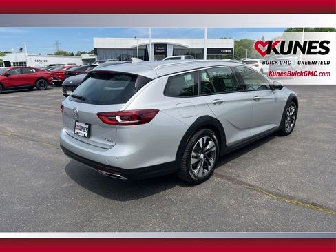 Used 2018 Buick Regal Essence w/ Driver Confidence Package #1 AWD/4WD image 5