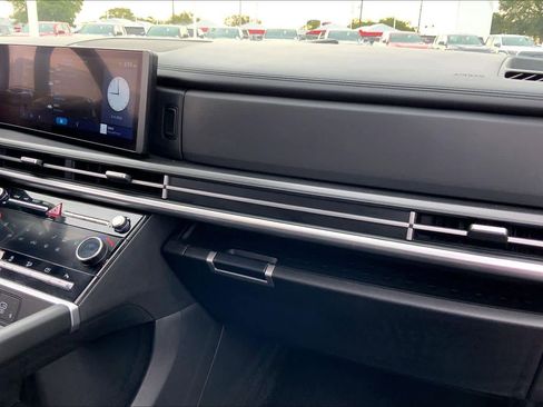 Used 2025 Hyundai Santa Fe SEL FWD image 19