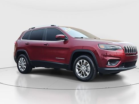 Used 2019 Jeep Cherokee Latitude Plus image 3