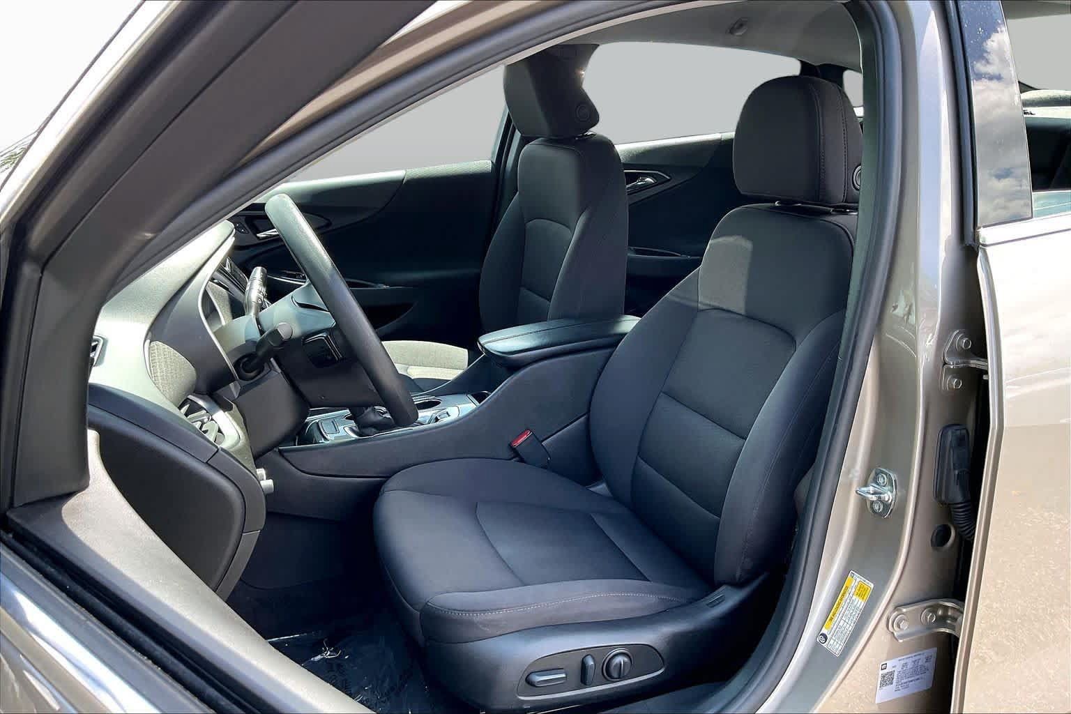 Used 2022 Chevrolet Malibu LT FWD image 24