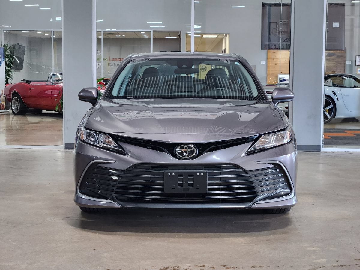 Used 2022 Toyota Camry LE FWD image 2