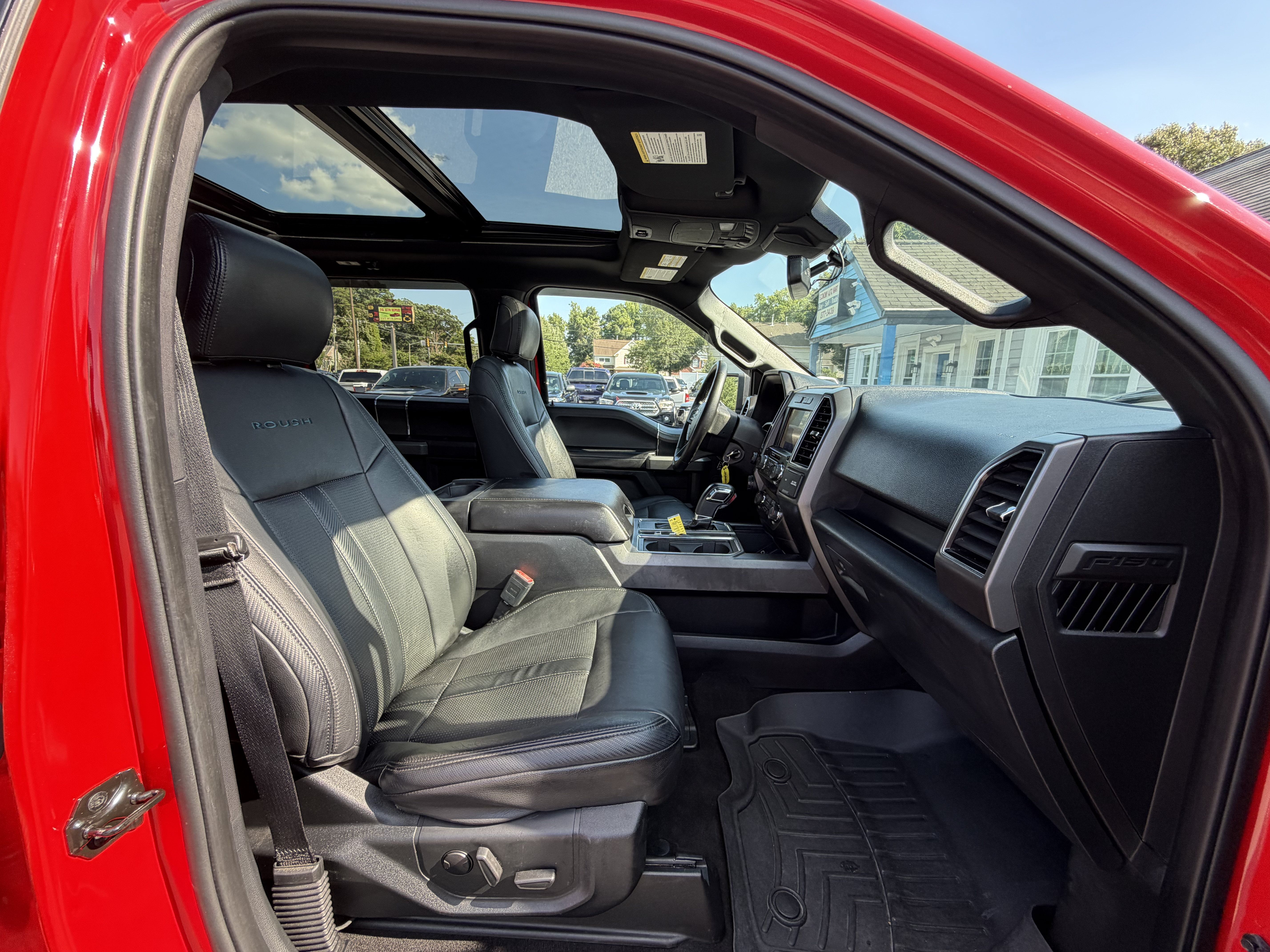 Used 2019 Ford F150 XLT w/ Equipment Group 302A Luxury AWD/4WD image 22