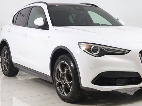 Used 2023 Alfa Romeo Stelvio Ti image 47