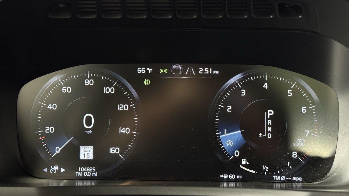 Used 2018 Volvo XC90 T6 Momentum w/ Convenience Package AWD/4WD image 23