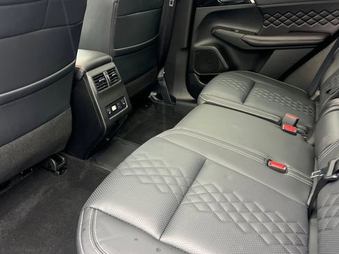 Used 2025 Mitsubishi Outlander SEL image 27