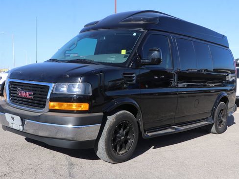 Used 2020 GMC Savana 2500 w/ Enhanced Convenience Package image 3