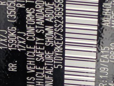 Used 2025 Toyota Sienna XLE image 23