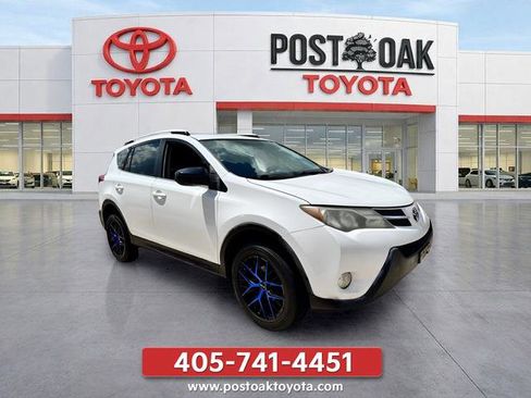 Used 2015 Toyota RAV4 LE FWD image 1