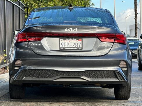 Used 2023 Kia Forte LXS w/ LXS Technology Package image 5