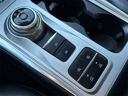 Used 2020 Ford Explorer XLT w/ Equipment Group 202A image 29