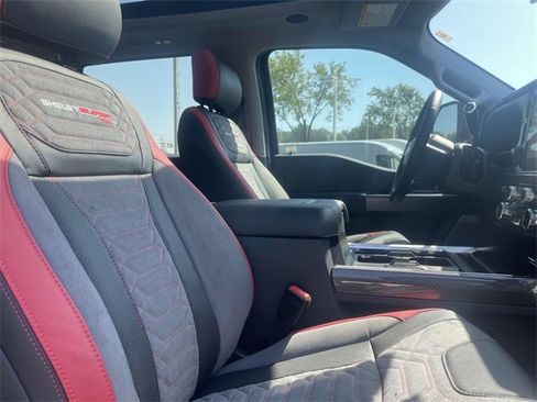 New 2025 Ford F250 Lariat w/ Lariat Ultimate Package image 30