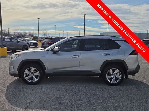 Used 2020 Toyota RAV4 Limited image 3