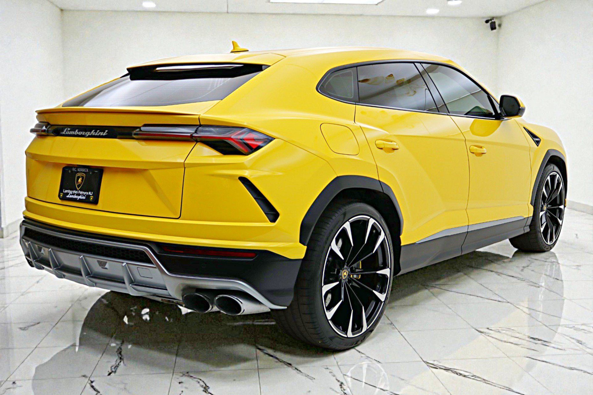 Used 2022 Lamborghini Urus AWD/4WD image 10