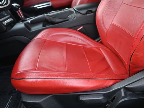 Used 2015 Ford Mustang Coupe image 23