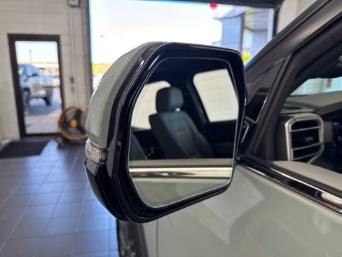 Used 2025 Toyota Tundra Limited AWD/4WD image 13