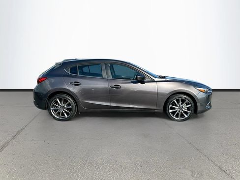 Used 2018 MAZDA MAZDA3 Touring FWD image 8