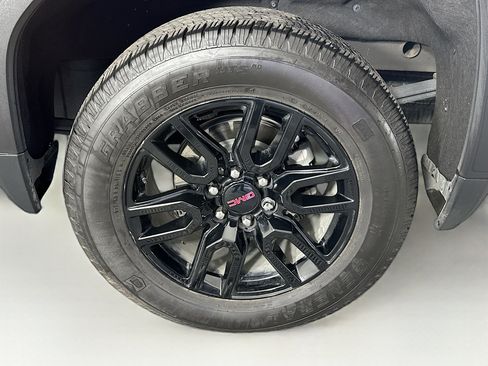 Used 2023 GMC Sierra 1500 Elevation image 11