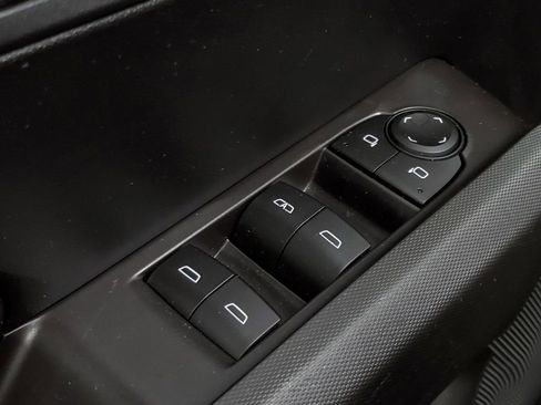 Used 2023 Chevrolet Colorado Trail Boss image 29