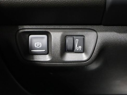 Used 2023 GMC Acadia SLE image 30