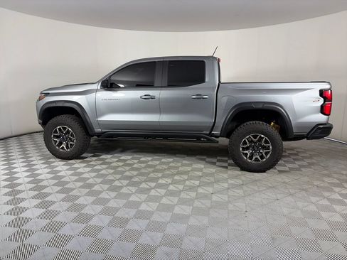 Used 2025 Chevrolet Colorado ZR2 w/ Technology Package AWD/4WD image 4