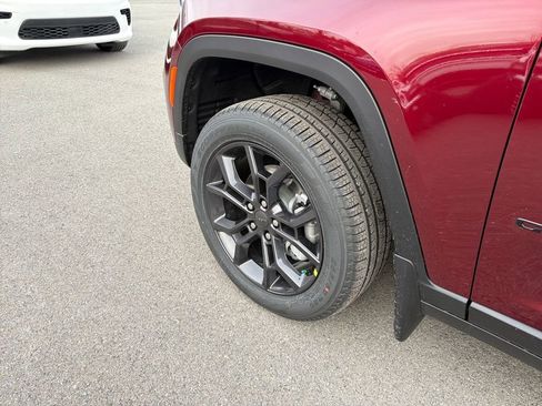 New 2025 Jeep Grand Cherokee Limited w/ MOPAR Finishing Package image 24