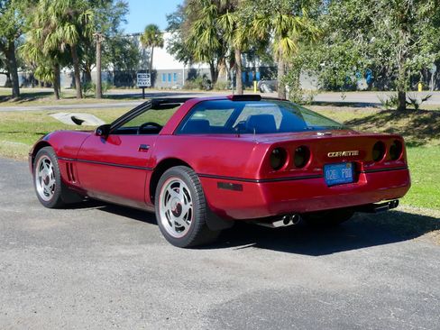 Used 1989 Chevrolet Corvette Coupe image 16
