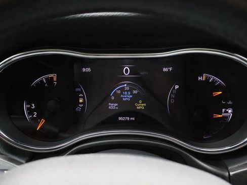 Used 2018 Jeep Grand Cherokee Limited w/ Luxury Group II AWD/4WD image 28