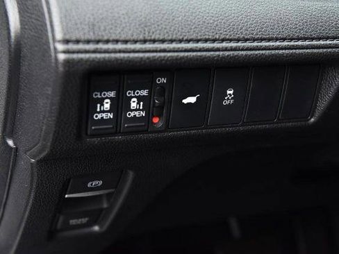 Used 2025 Honda Odyssey Sport-L image 12