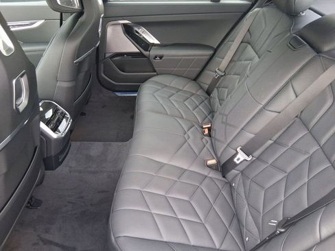 New 2026 BMW 750e xDrive image 13