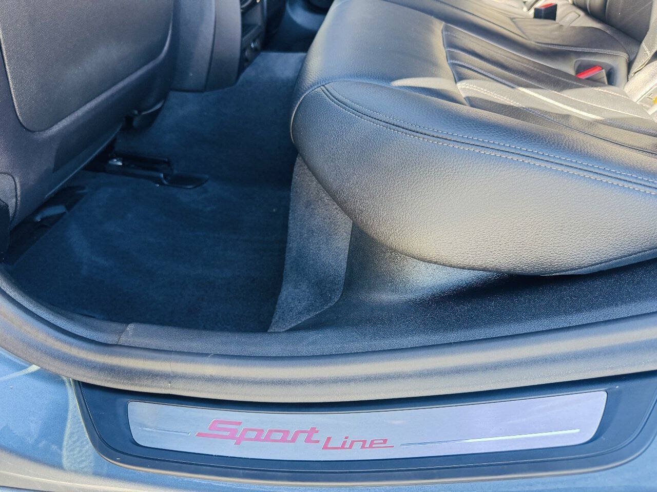 Used 2019 BMW 530i w/ Convenience Package RWD image 9