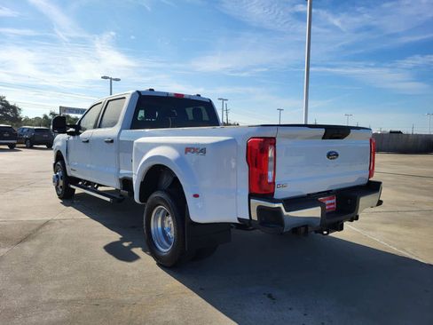 Used 2025 Ford F350 XLT image 3