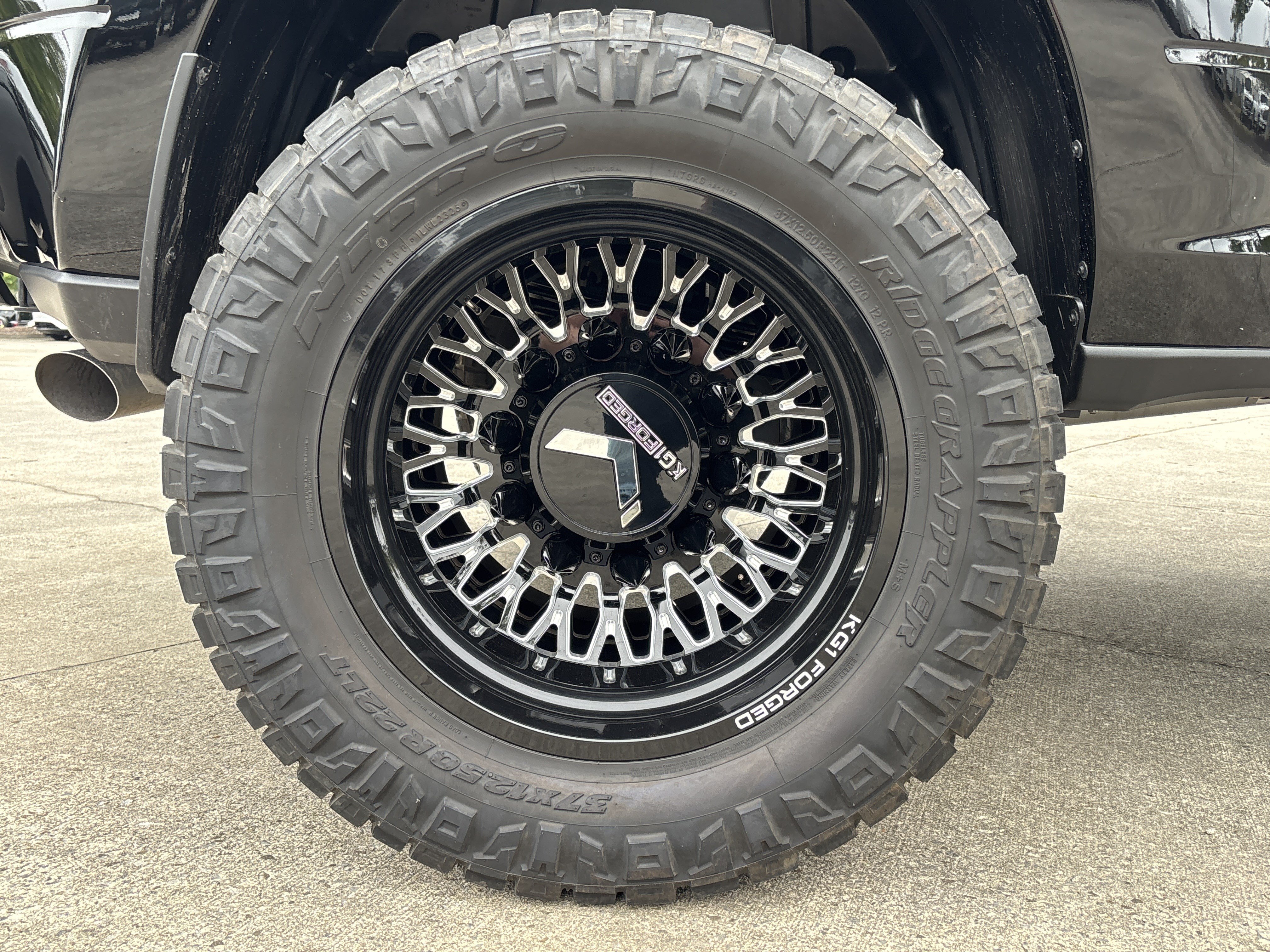 Used 2025 RAM 3500 Laramie w/ Night Edition AWD/4WD image 12