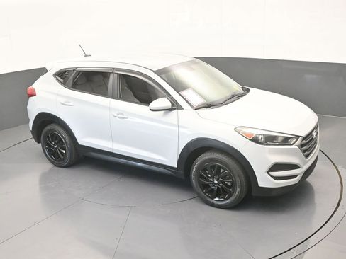 Used 2017 Hyundai Tucson SE image 50