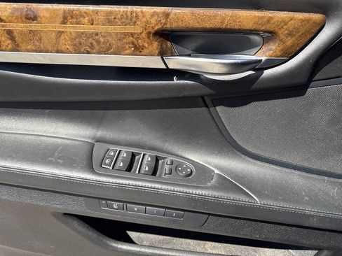 Used 2013 BMW 750Li xDrive AWD/4WD image 8
