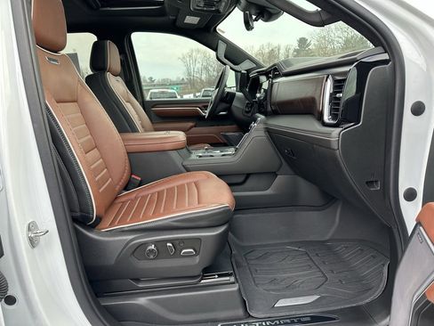 Used 2024 GMC Sierra 3500 Denali Ultimate image 14