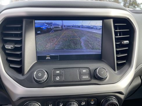 Used 2023 GMC Acadia SLE w/ Driver Convenience Package image 24