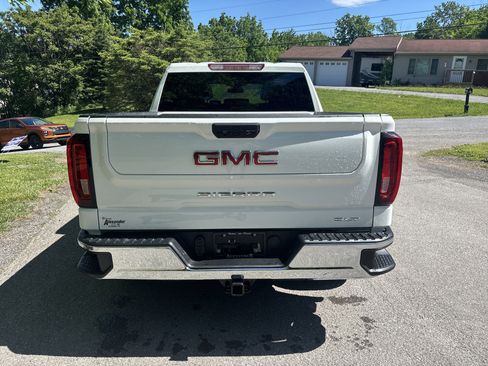 Used 2025 GMC Sierra 1500 SLT AWD/4WD image 4
