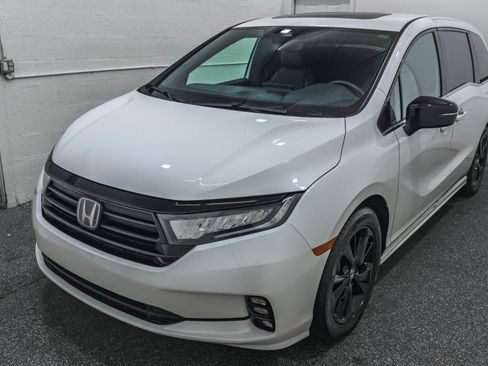 Used 2024 Honda Odyssey Sport image 4