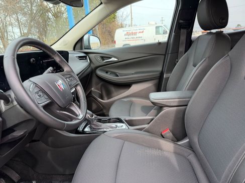 Used 2025 Buick Encore GX Preferred image 24