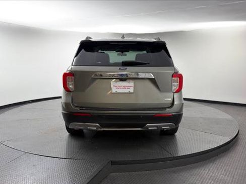 Used 2020 Ford Explorer XLT w/ Equipment Group 202A RWD image 7