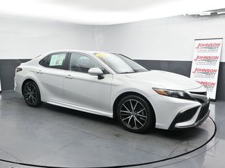 Used 2023 Toyota Camry SE video 2