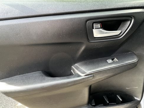 Used 2017 Toyota Camry SE FWD image 28