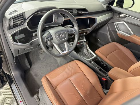 Used 2021 Audi Q3 2.0T Premium w/ Convenience Package AWD/4WD image 4