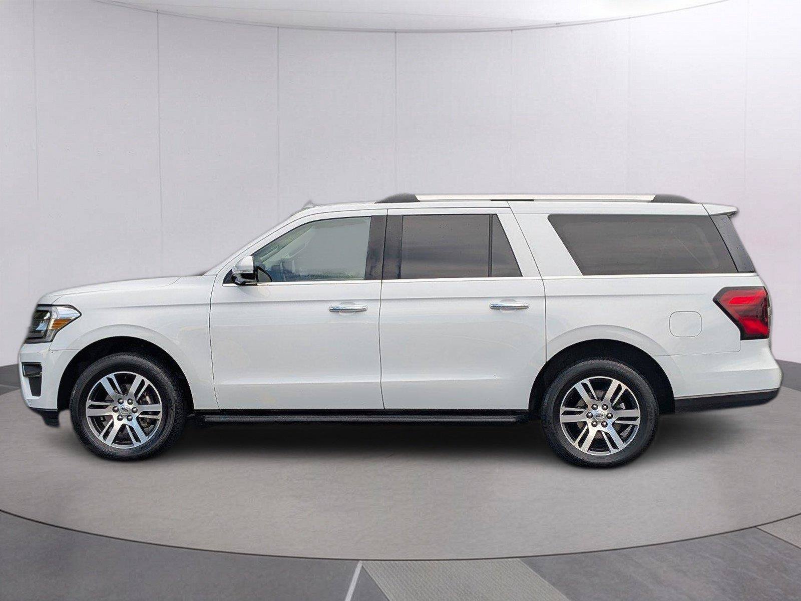 Used 2024 Ford Expedition Max Limited AWD/4WD image 2